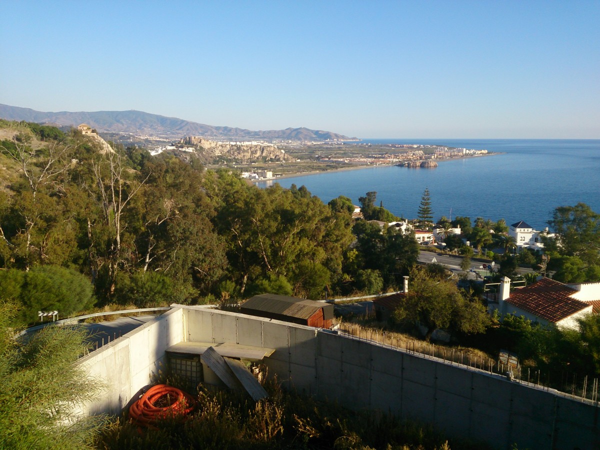 Plot with sea views in Salobreña