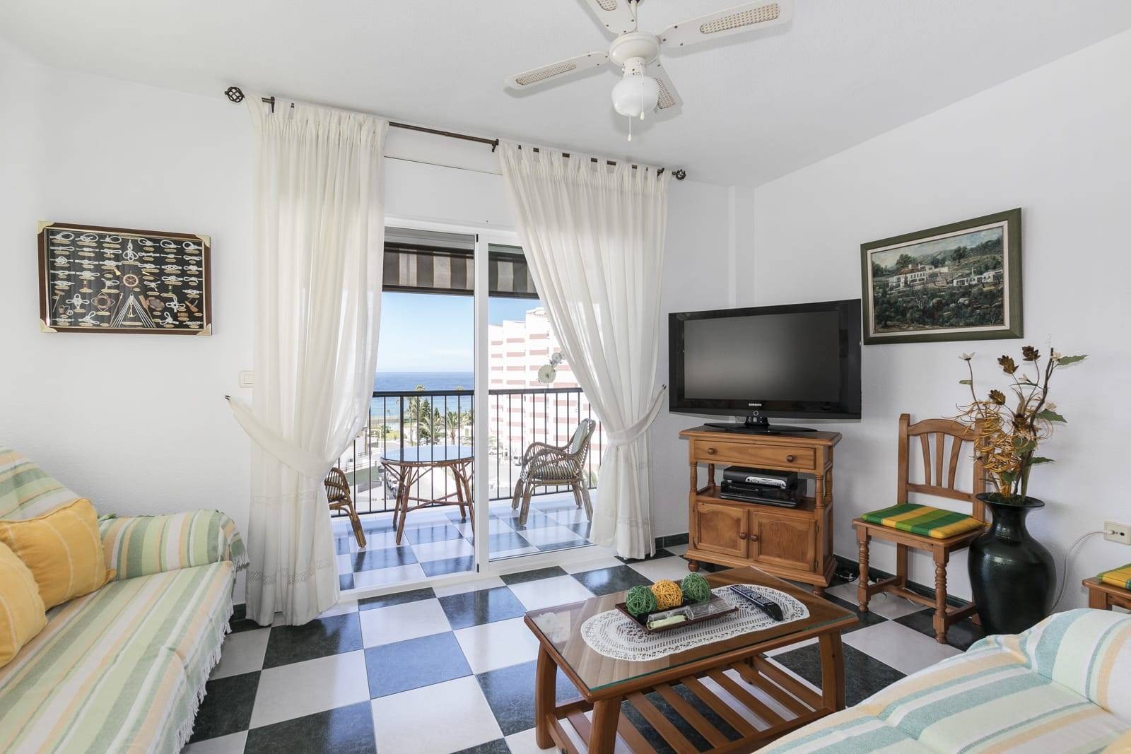 Charming penthouse for sale in Salobrena on the beachfront