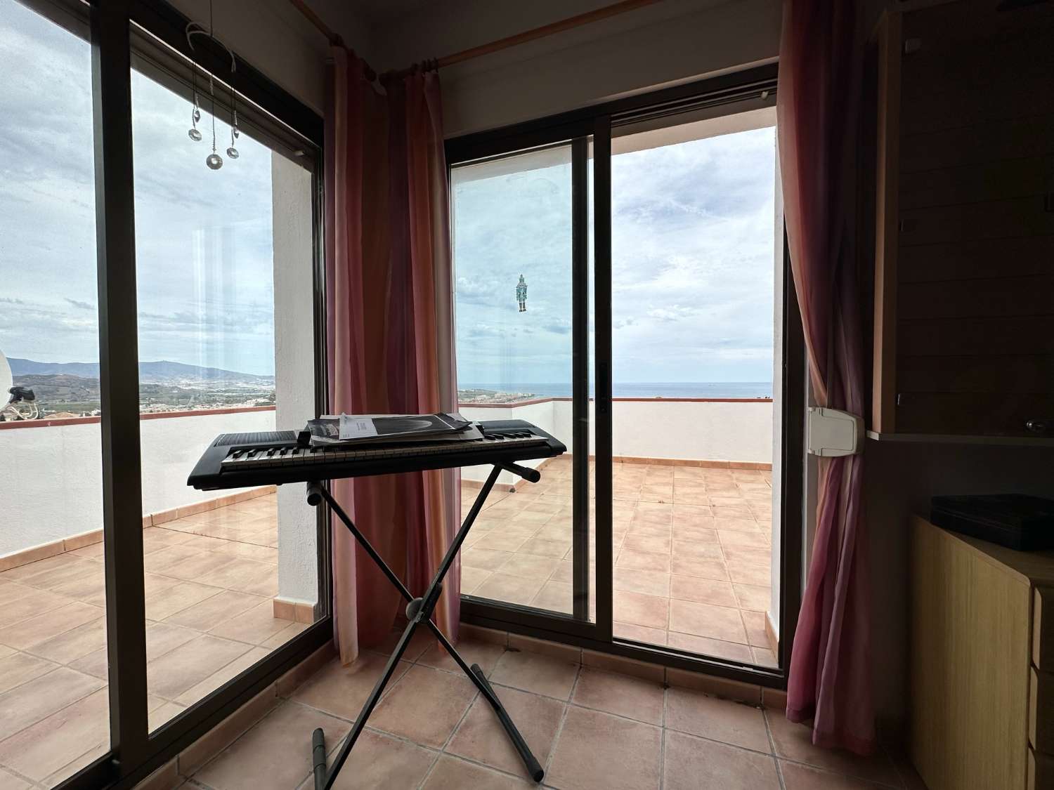 Villa à vendre avec des vues incroyables à Monte de los Almendros