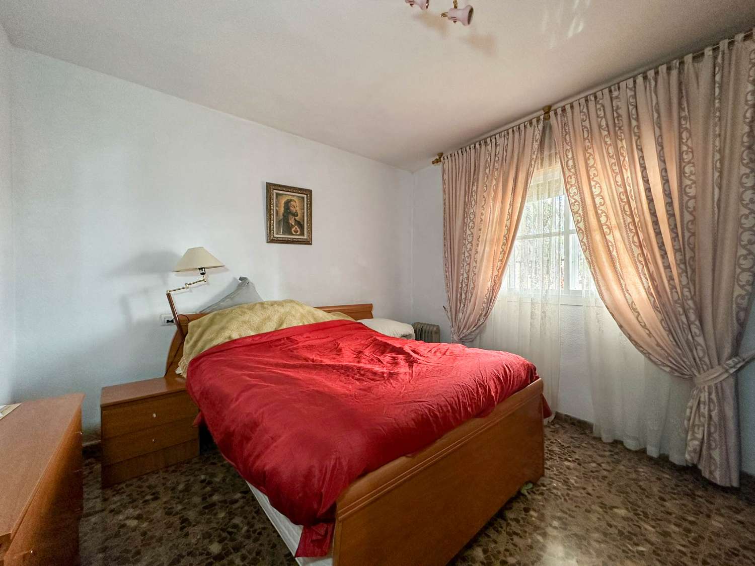 Apartment with garage for sale in the center of Salobrena