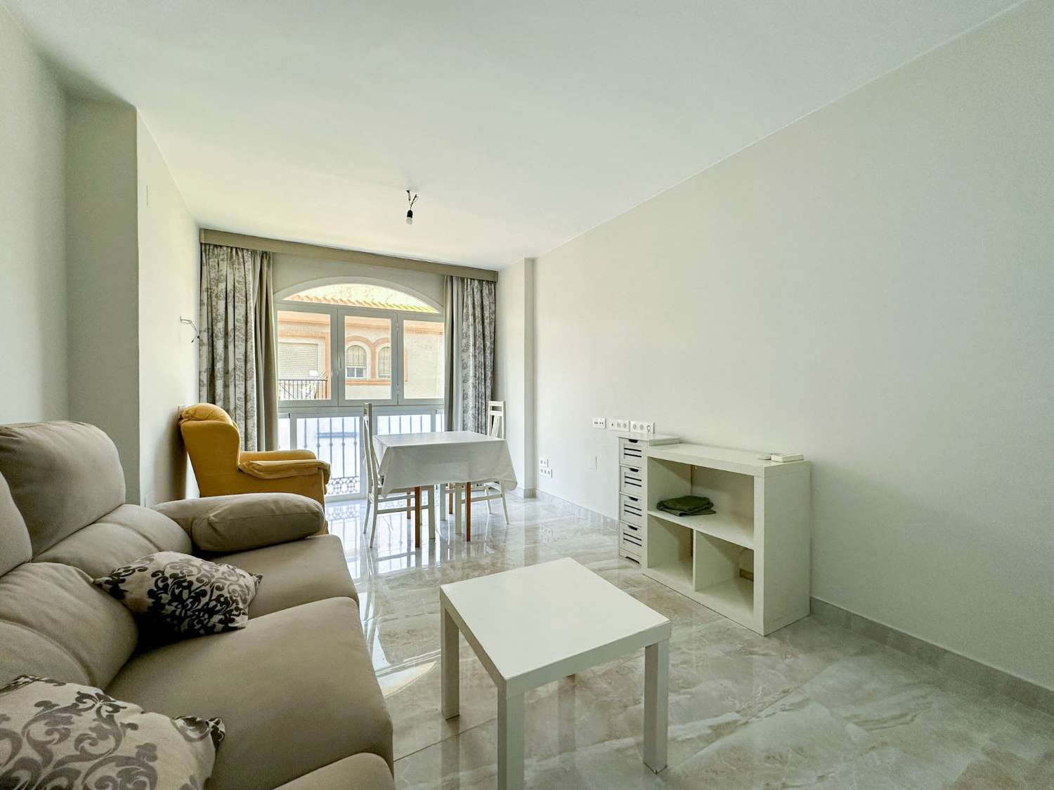 Beautiful renovated apartment for sale in the center of Salobrena