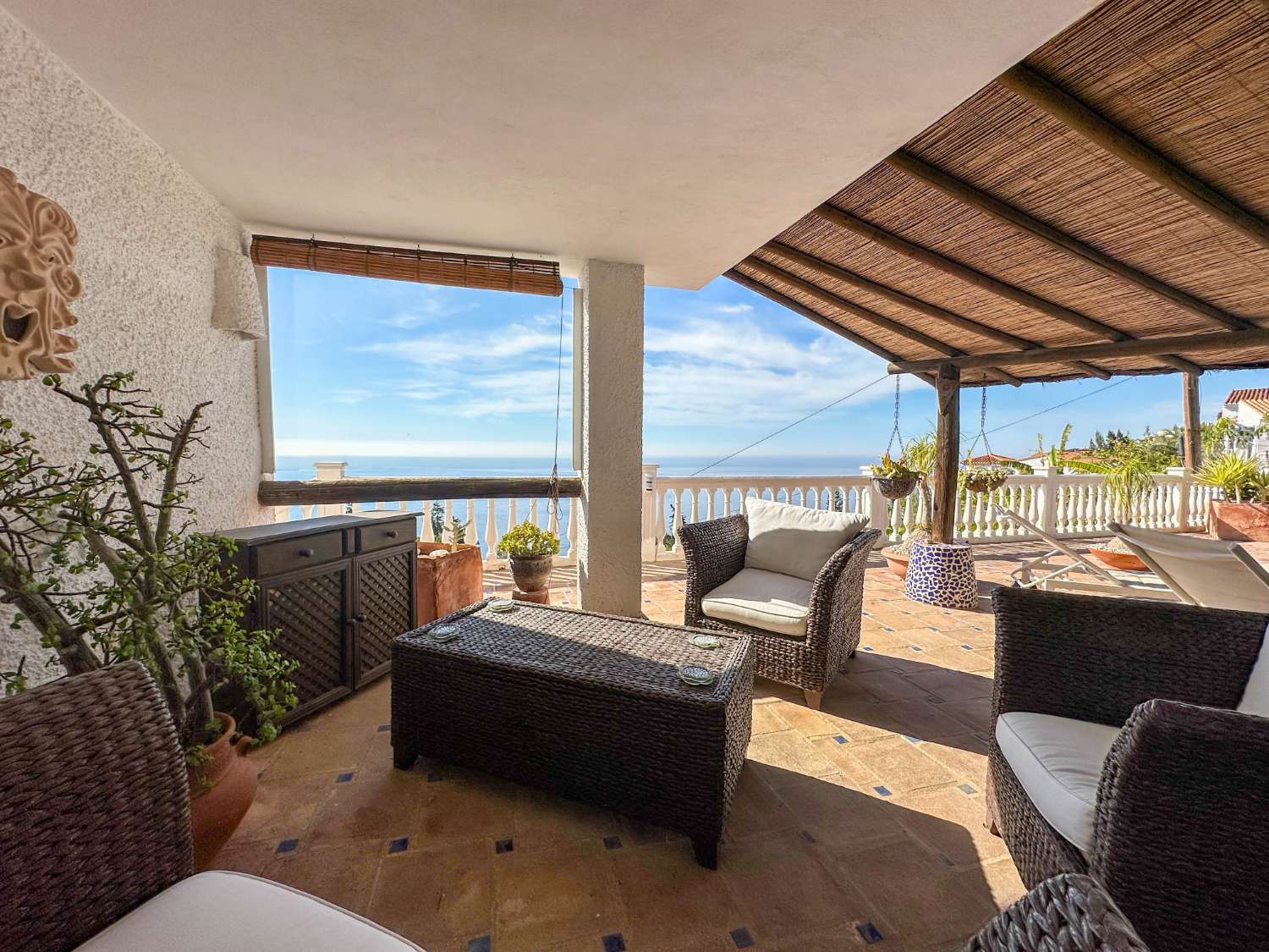 Espléndida villa con vistas al mar en venta