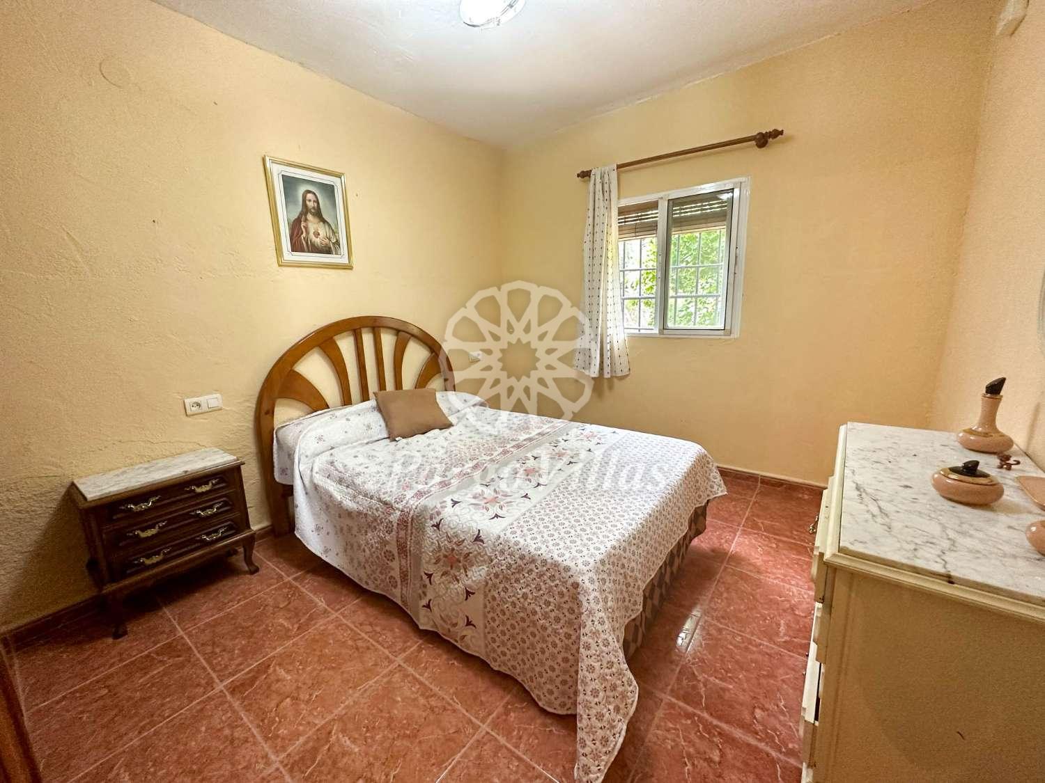 House for sale in Vélez de Benaudalla, 100.000 €, Ref. 5196 PARGO VILLAS