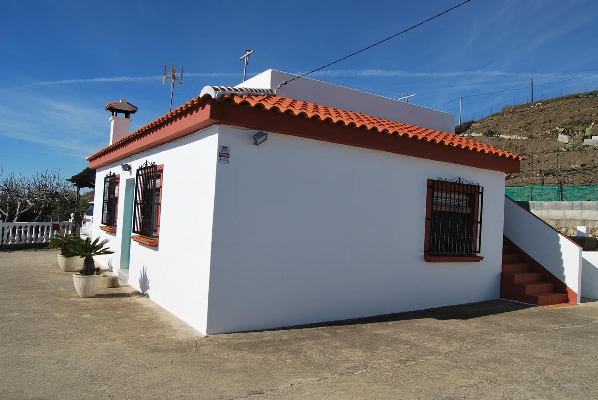 Preciosa casa de campo con piscina en Salobreña