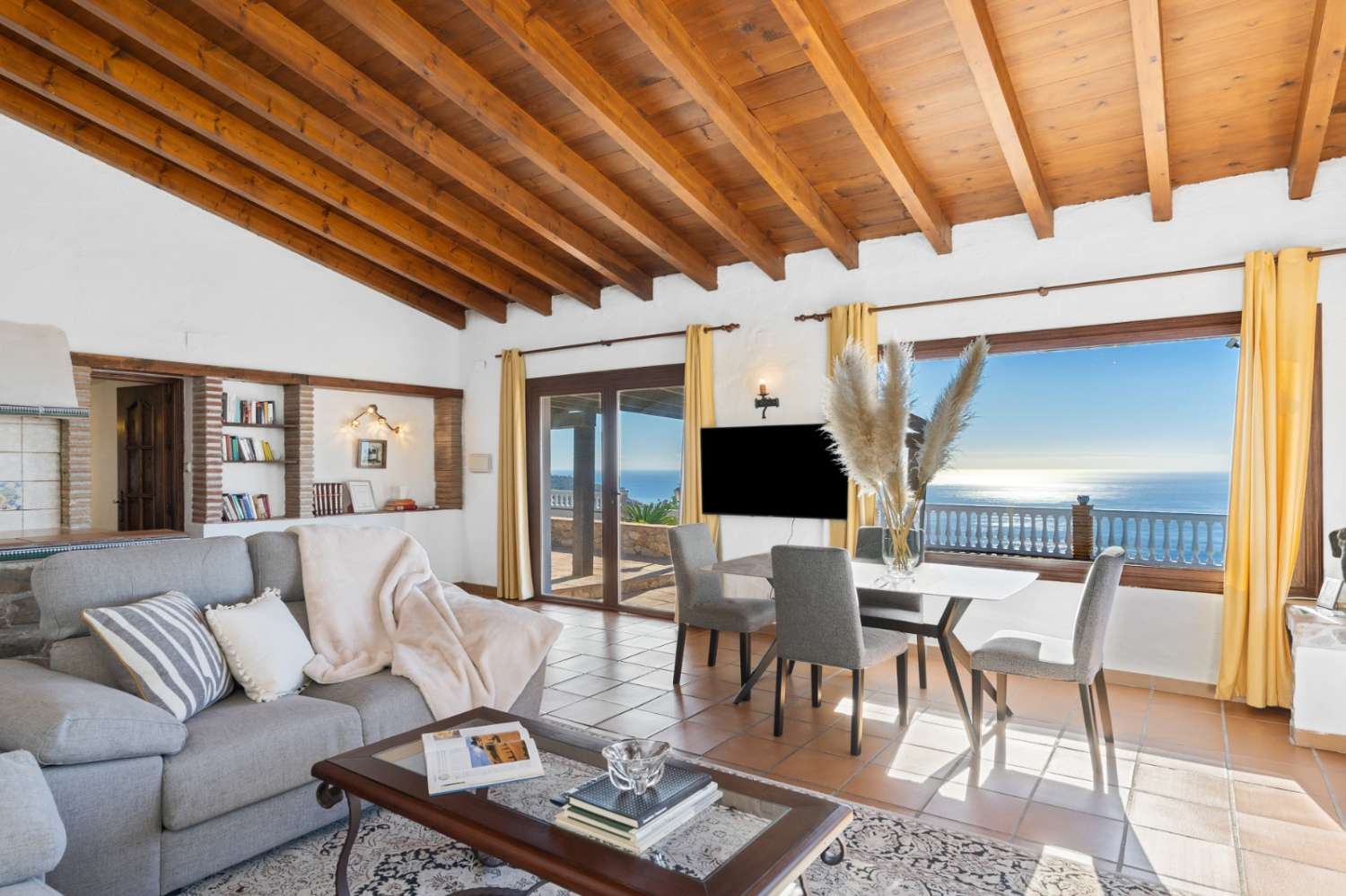 Espectacular villa en un entorno natural para disfrutar de la tranquilidad y de unas vistas impresionantes