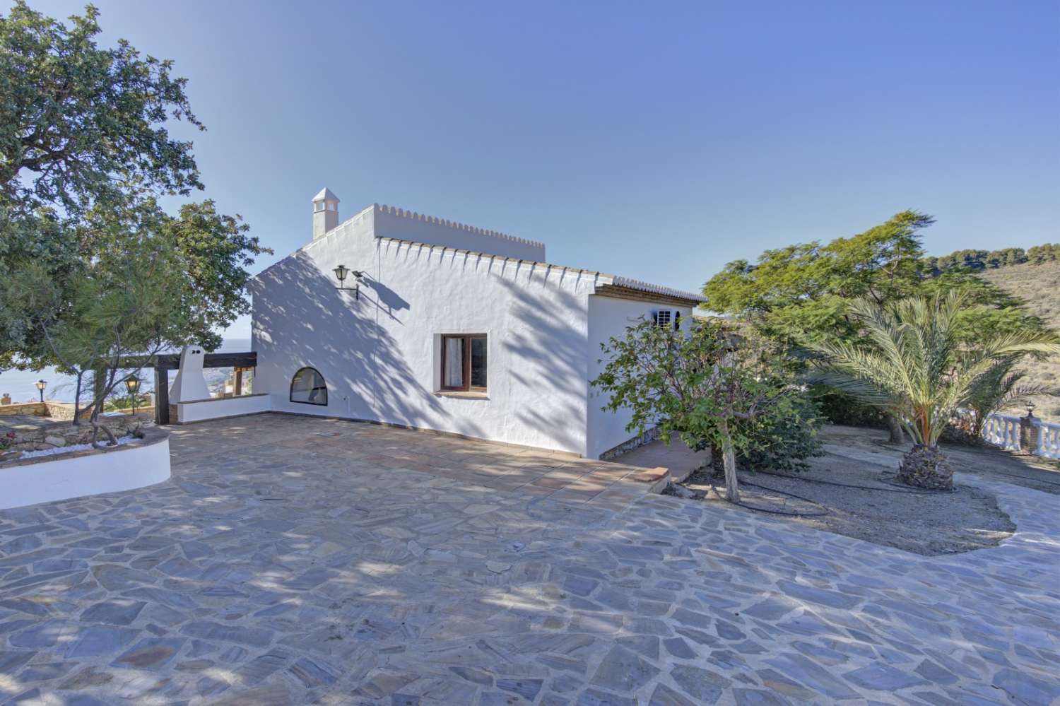 Espectacular villa en un entorno natural para disfrutar de la tranquilidad y de unas vistas impresionantes