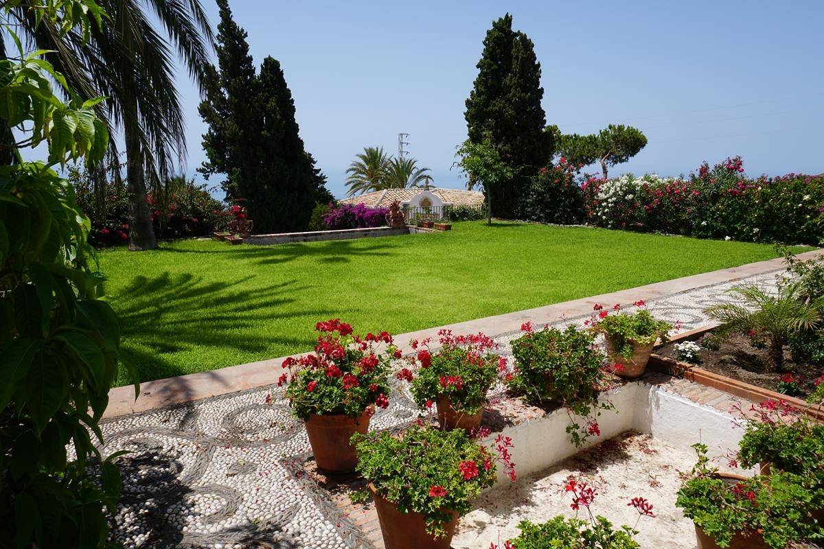 Villa for sale in Salobreña