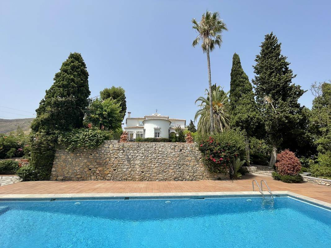 Villa for sale in Salobreña