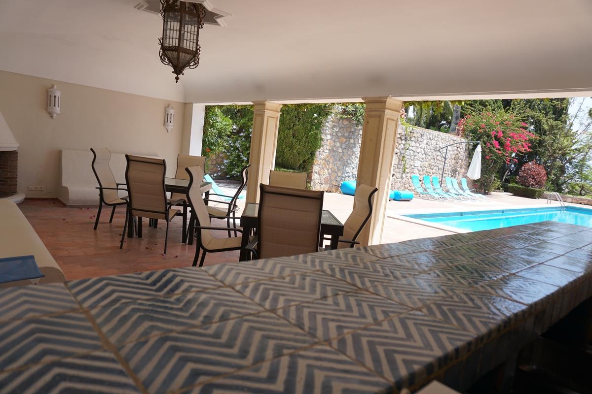 Villa for sale in Salobreña