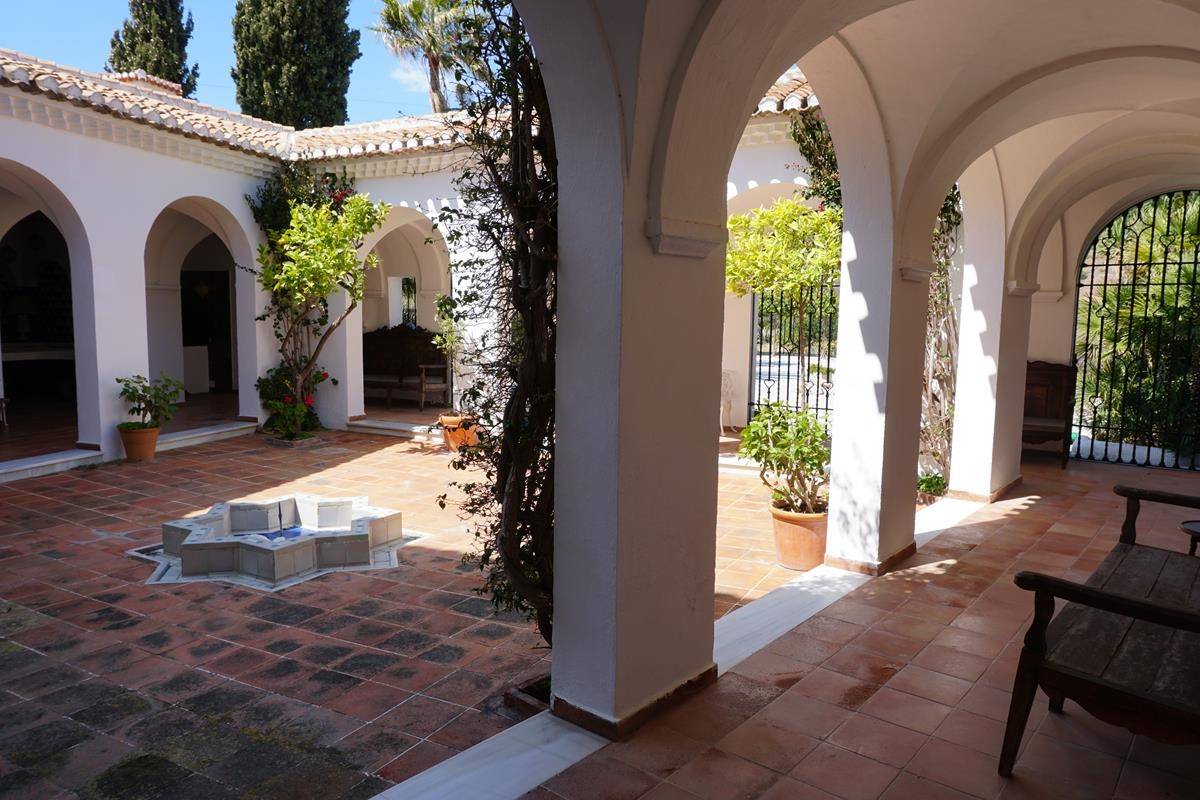 Villa for sale in Salobreña