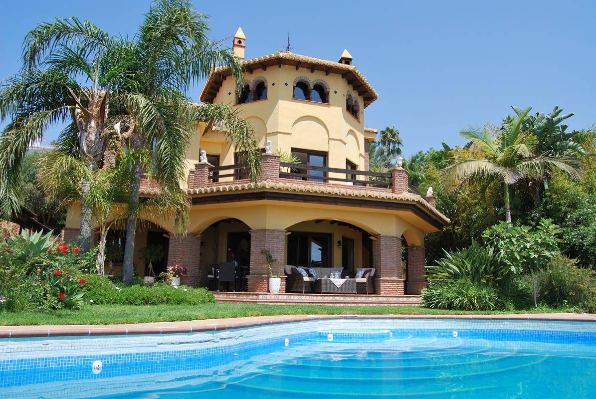 Villa for sale in Salobreña