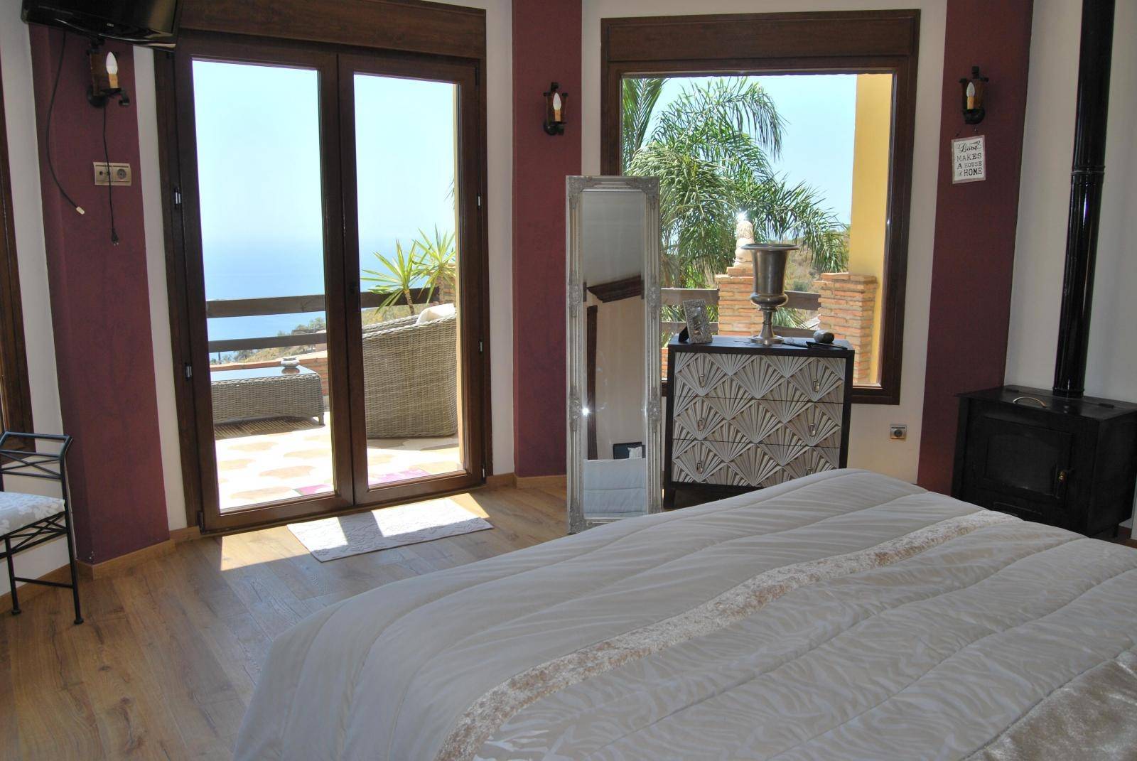 Preciosa villa en venta en Monte de los Almendros, Salobreña