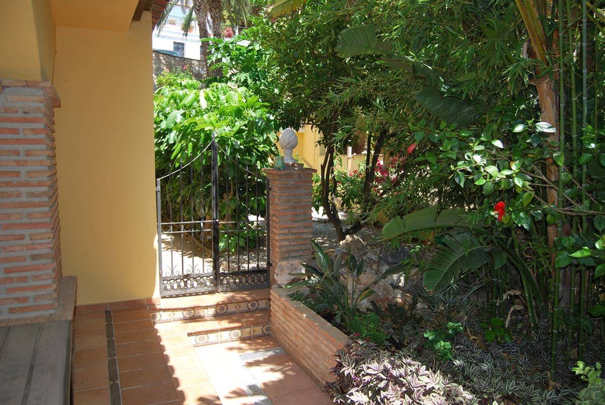Preciosa villa en venta en Monte de los Almendros, Salobreña