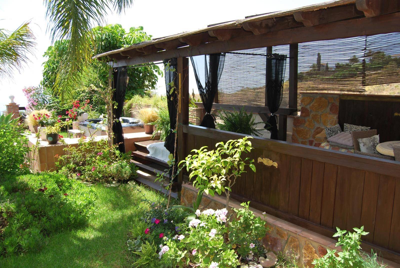 Preciosa villa en venta en Monte de los Almendros, Salobreña
