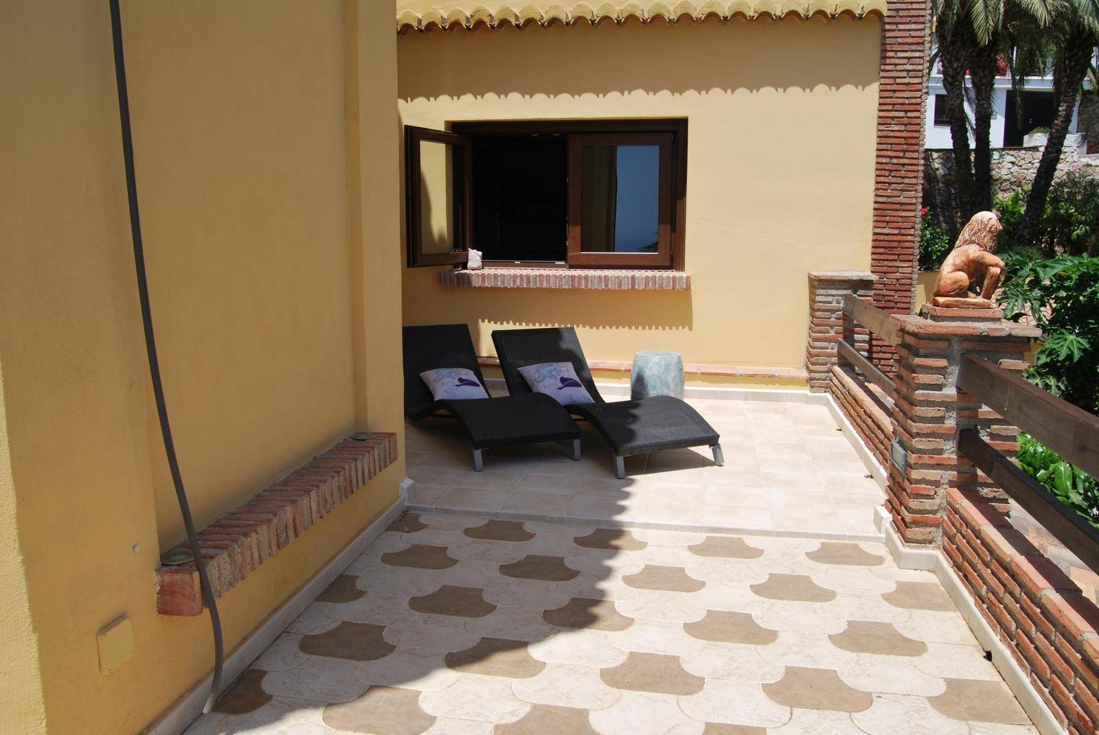 Beautiful villa for sale in Monte de los Almendros with stunning views. Salobreña