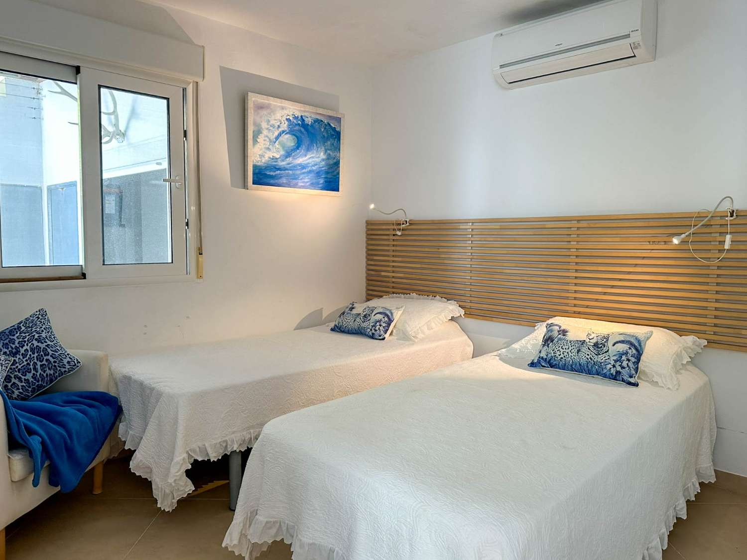 Villa for sale on the seafront in Salobrena