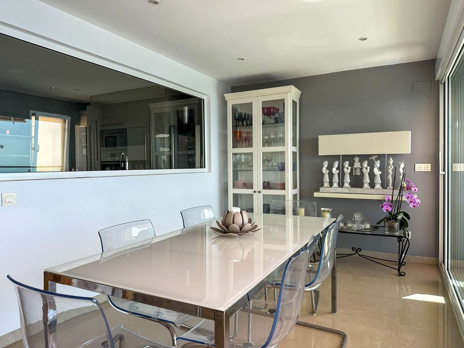 Villa for sale on the seafront in Salobrena