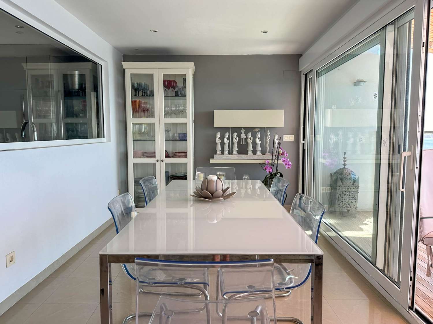 Villa for sale on the seafront in Salobrena