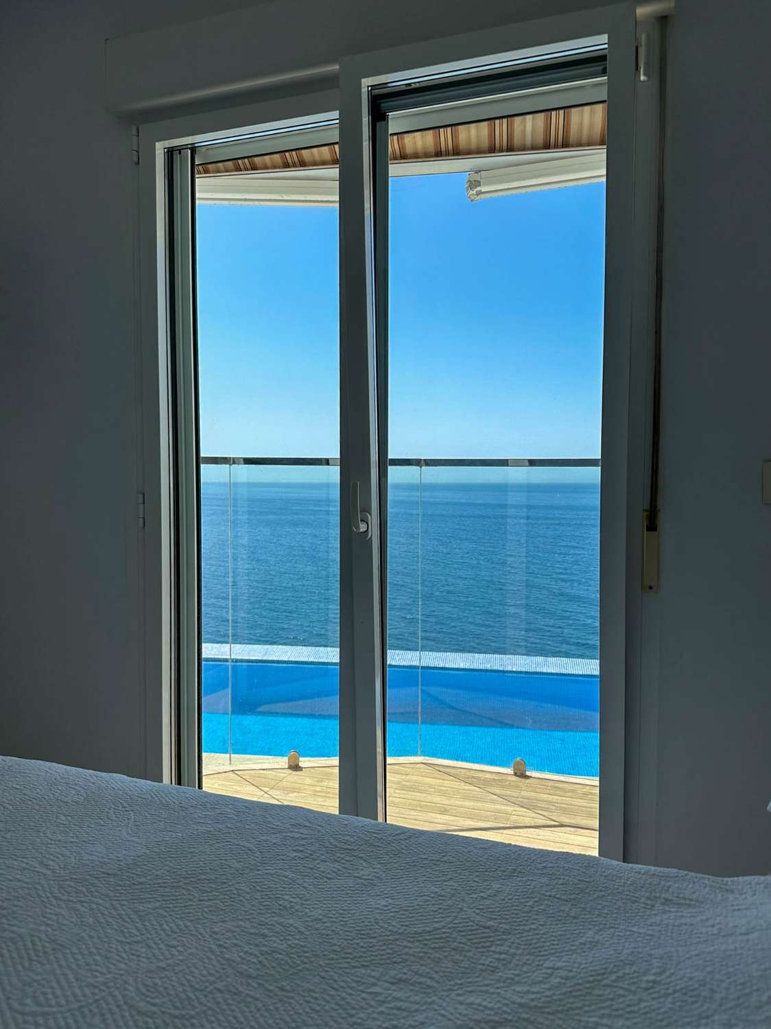 Villa for sale on the seafront in Salobrena