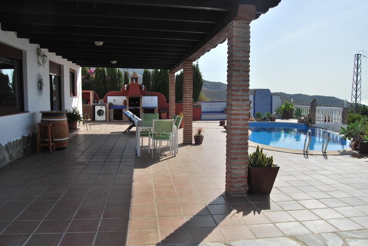 Beautiful villa for sale in Almuñécar