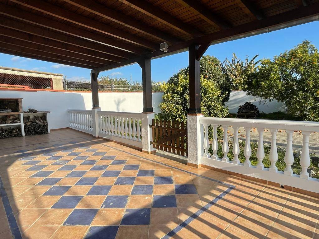 Nice and spacious house for sale in Matagallares, Salobrena