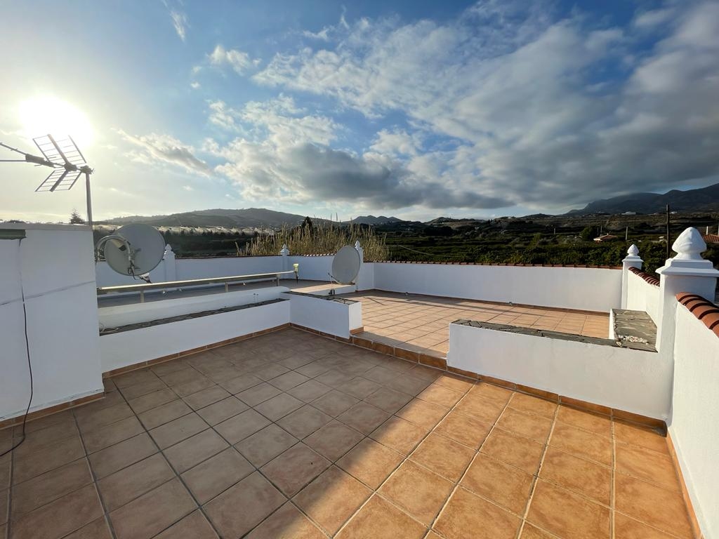 Nice and spacious house for sale in Matagallares, Salobrena