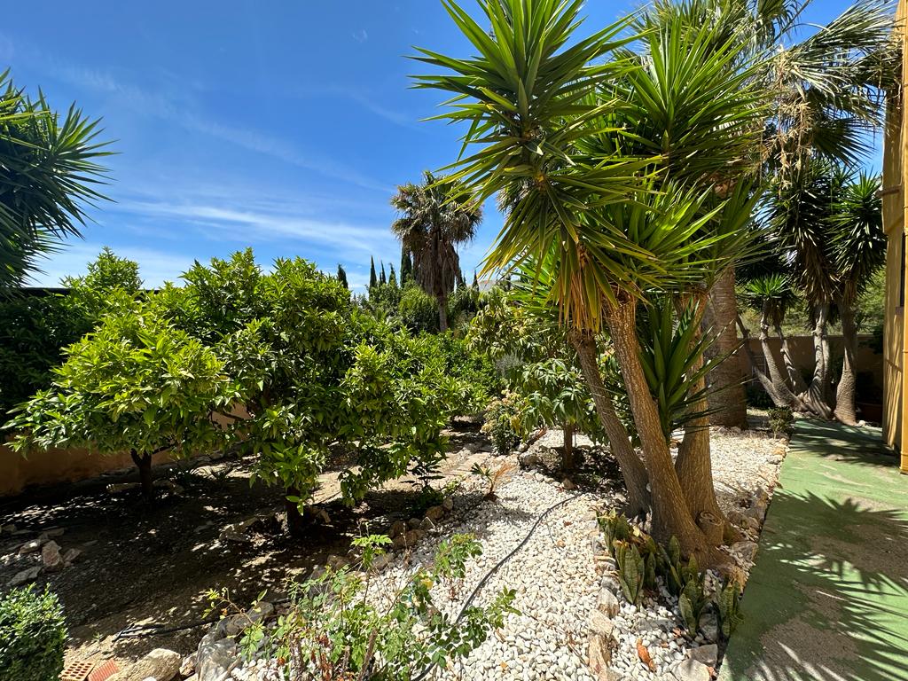 Villa with sea views located in El Monte de los Almendros, in Salobreña