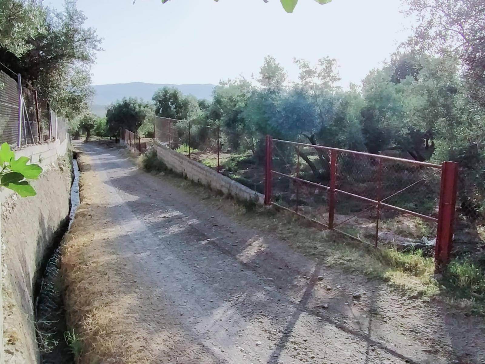 Bonita parcela en venta, en el pintoresco pueblo de Nigüelas, con preciosas vistas a la montaña y muy cercana al pueblo