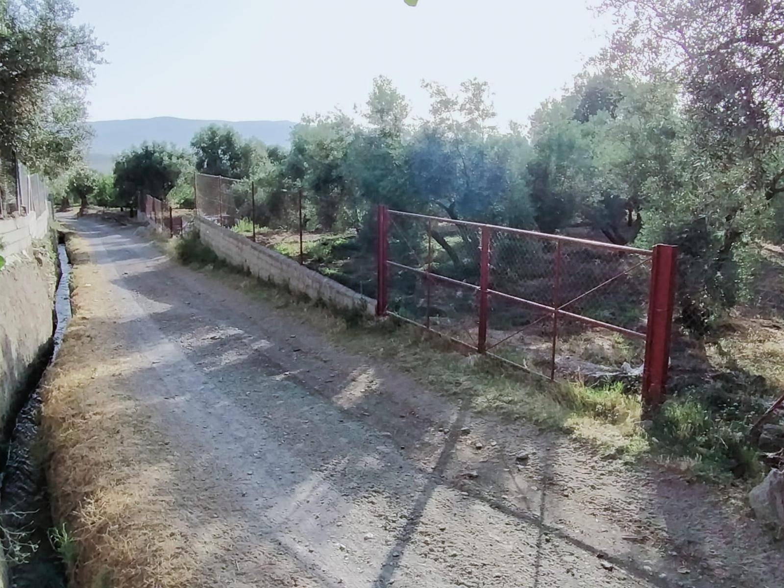 Bonita parcela en venta, en el pintoresco pueblo de Nigüelas, con preciosas vistas a la montaña y muy cercana al pueblo