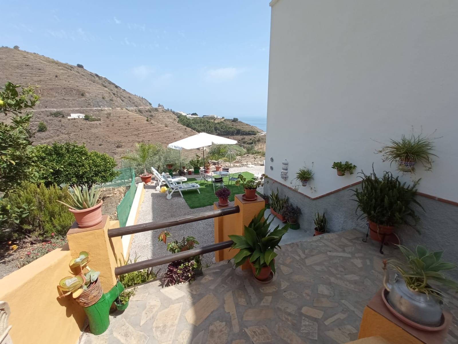 ¡Bonita casa adosada con impresionantes vistas al mar!