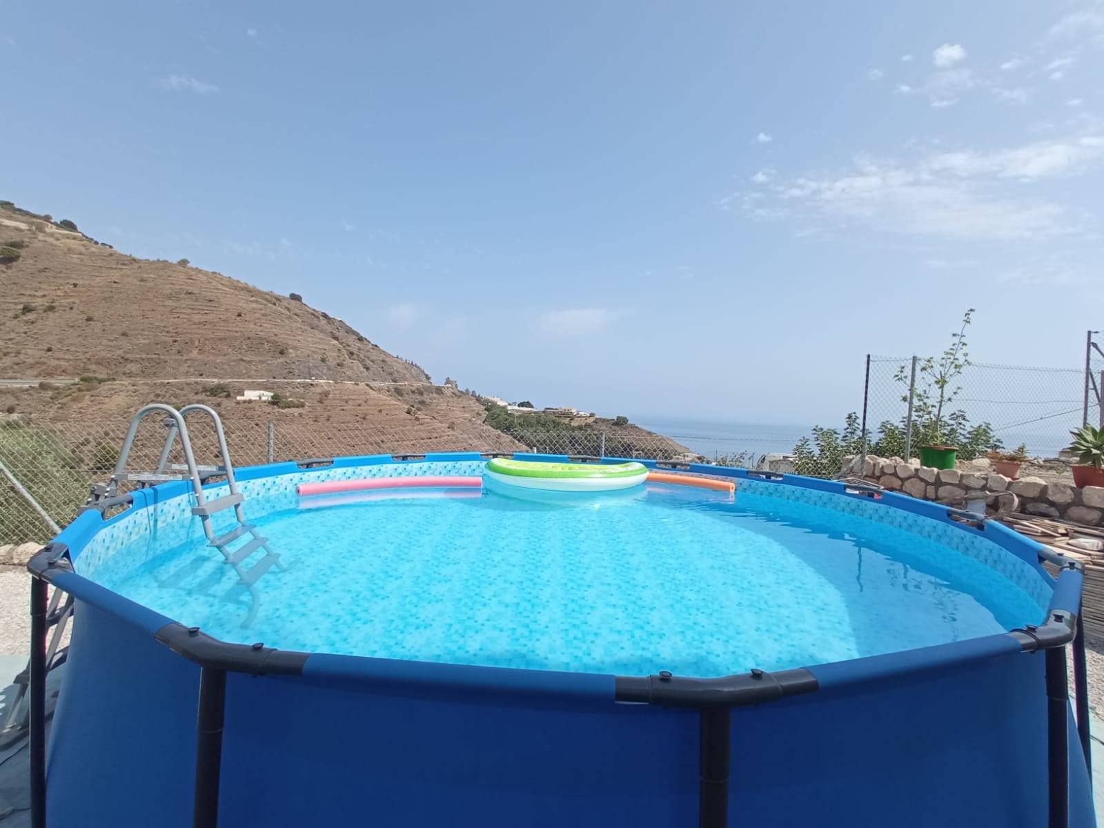 ¡Bonita casa adosada con impresionantes vistas al mar!