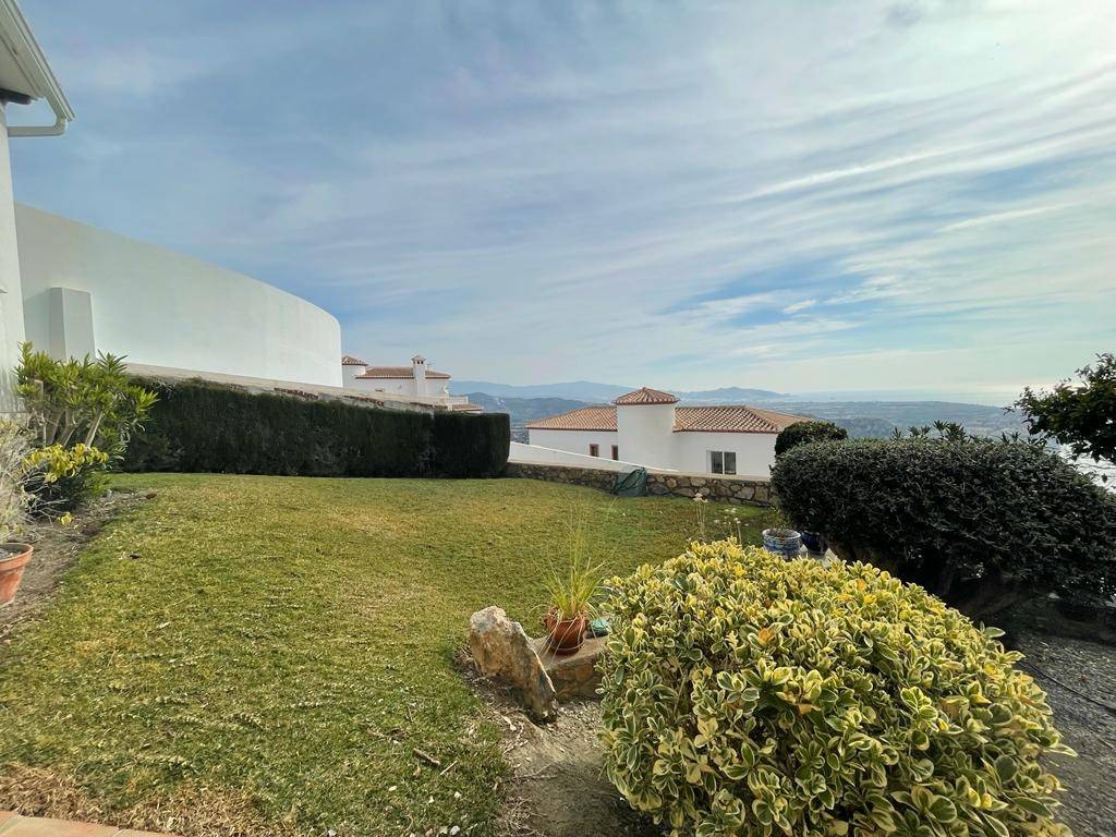 Villa for rent in Salobreña