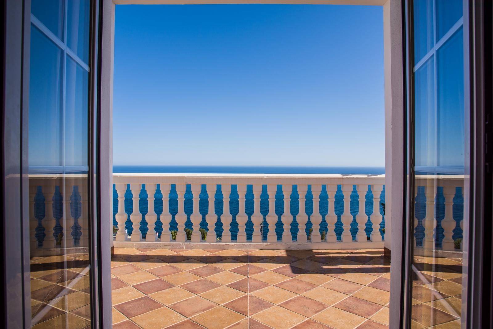 Magnifique villa à vendre à Urb.Alfamar, avec une vue incroyable sur la mer !
