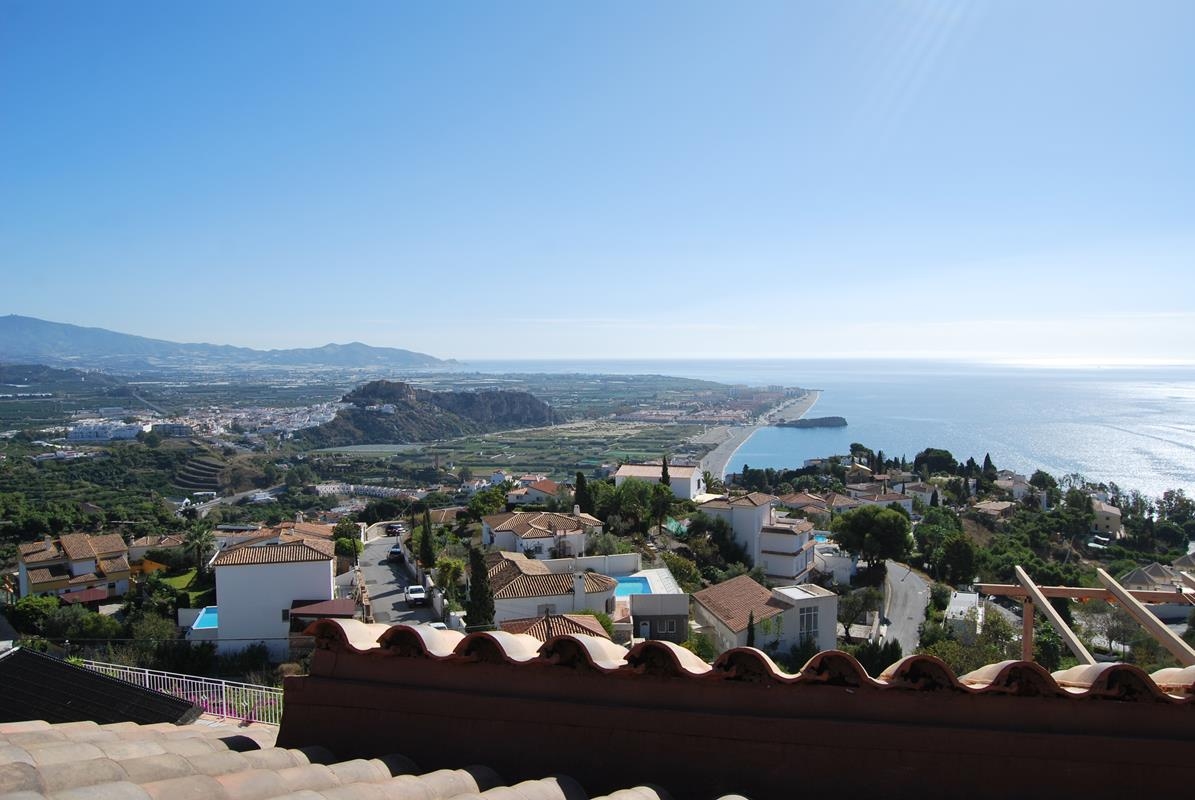 Villa for sale in Salobreña