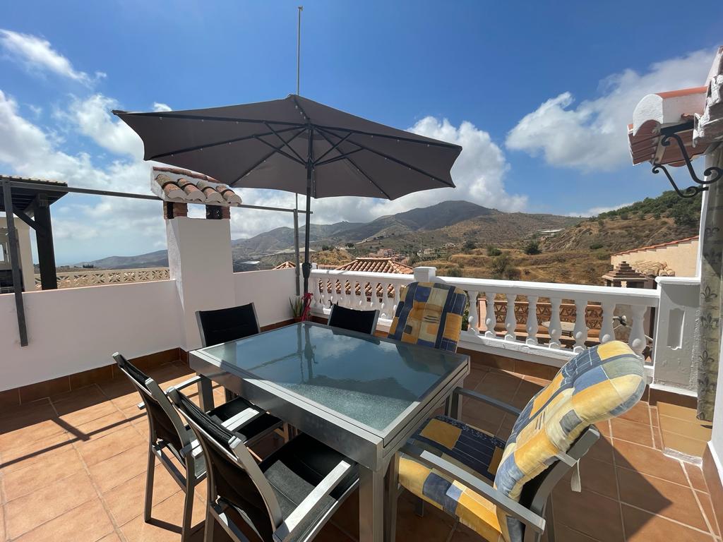 CASA EN VENTA EN ÍTRABO