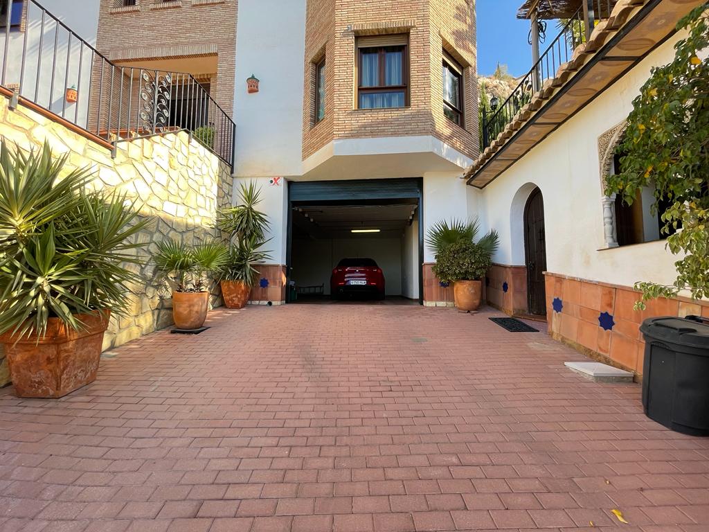 Villa for sale in Salobreña