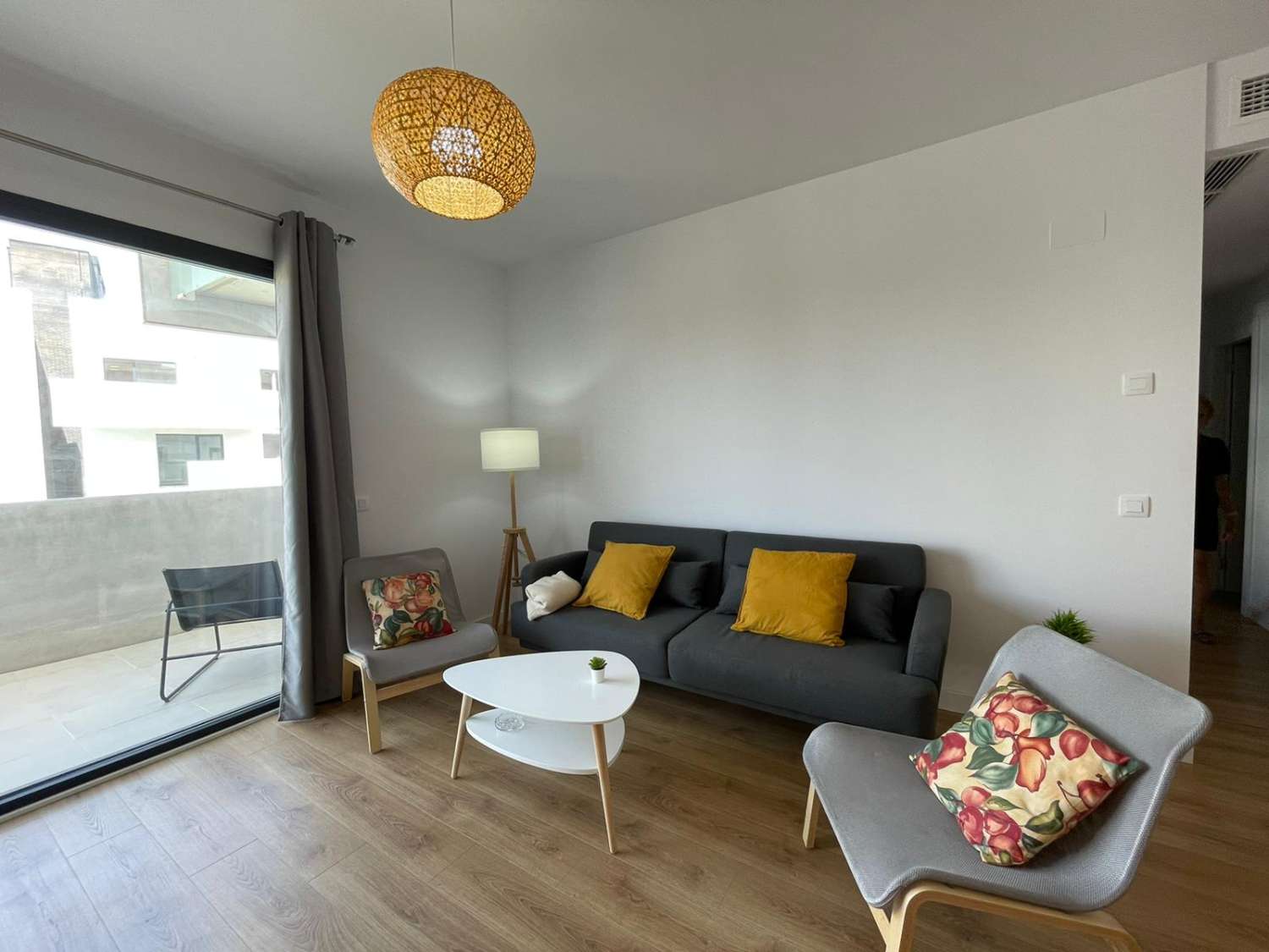 Apartamento a estrenar en alquiler en la playa de Salobreña