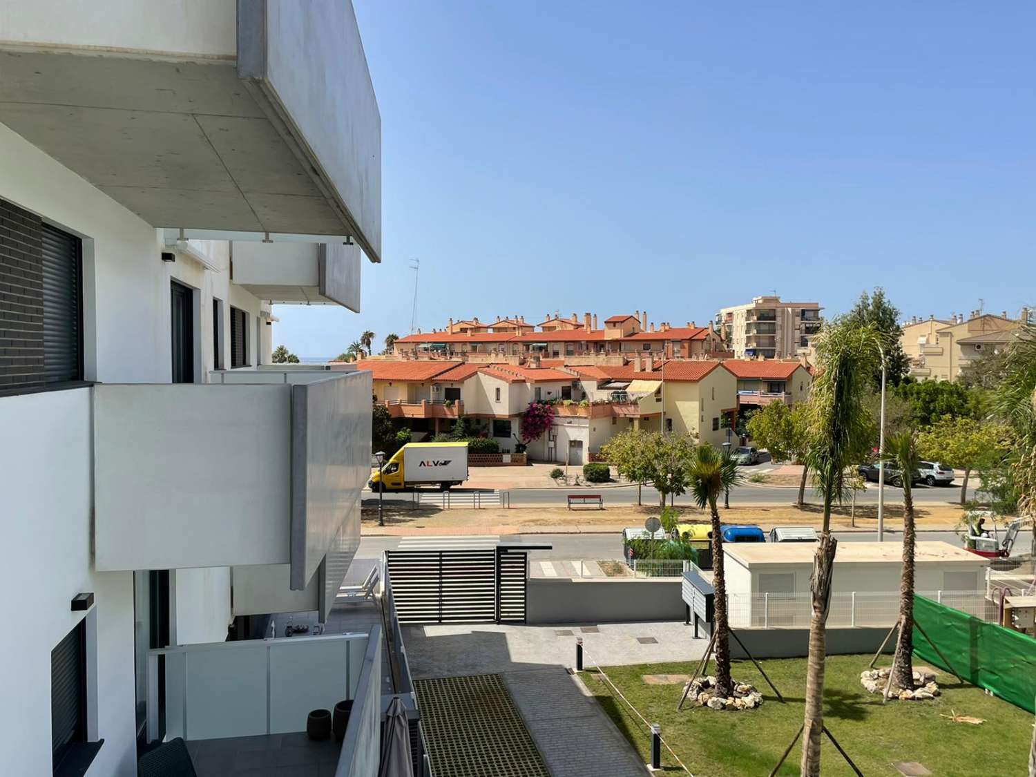 Apartamento a estrenar en alquiler en la playa de Salobreña