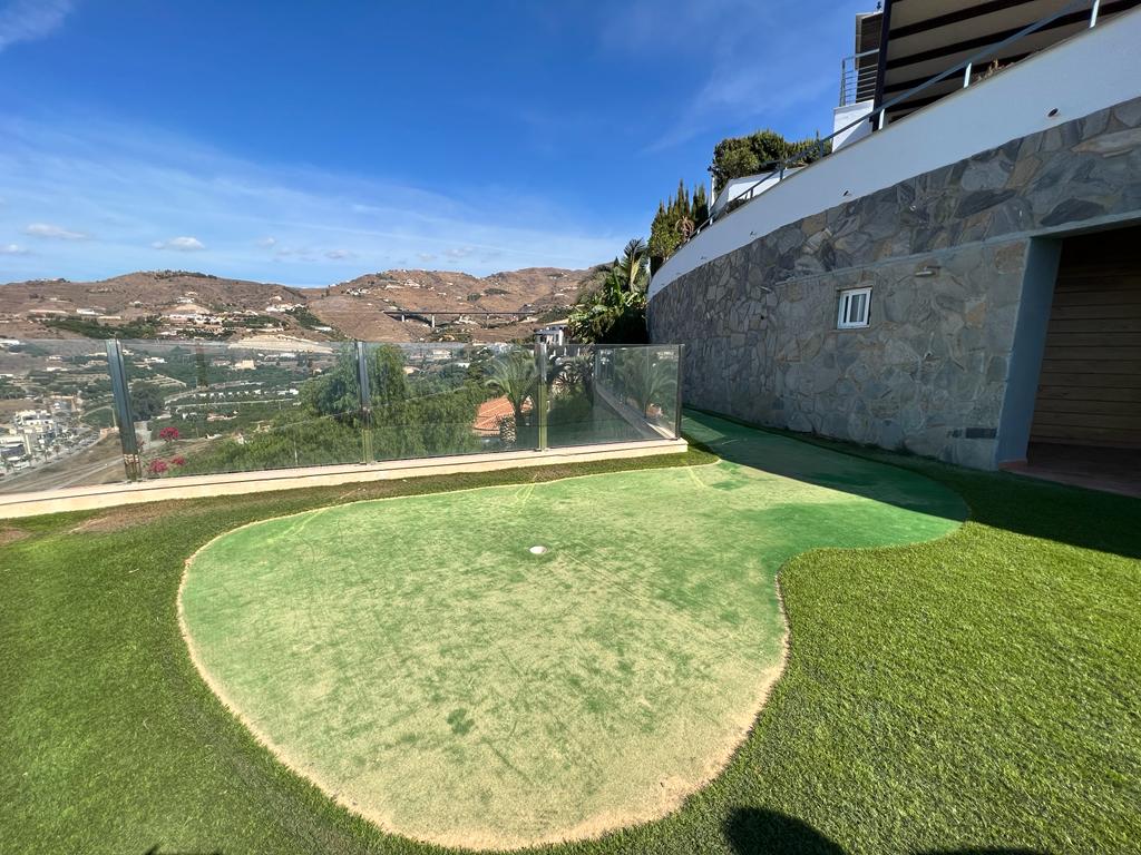 Exklusive Villa zum Verkauf in Almuñécar