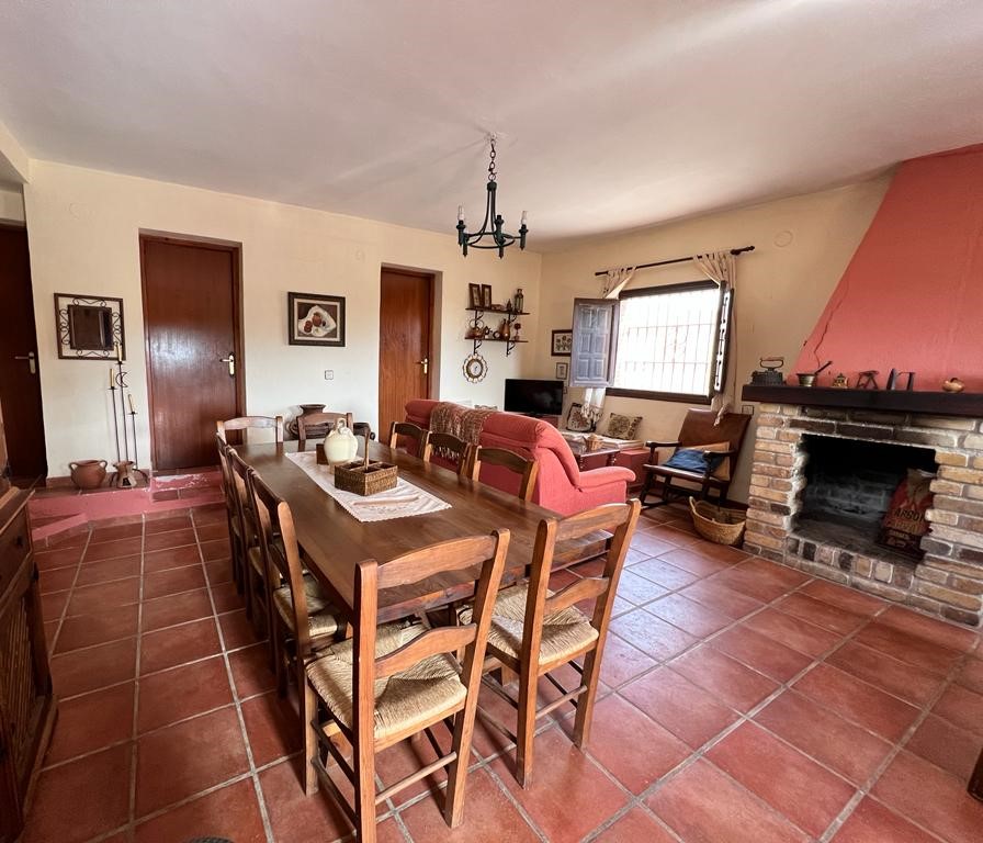 Cortijo con piscina en venta en Molvízar