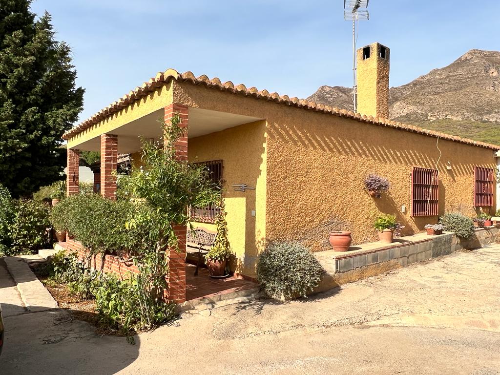 Maison de campagne avec piscine à vendre à Molvízar