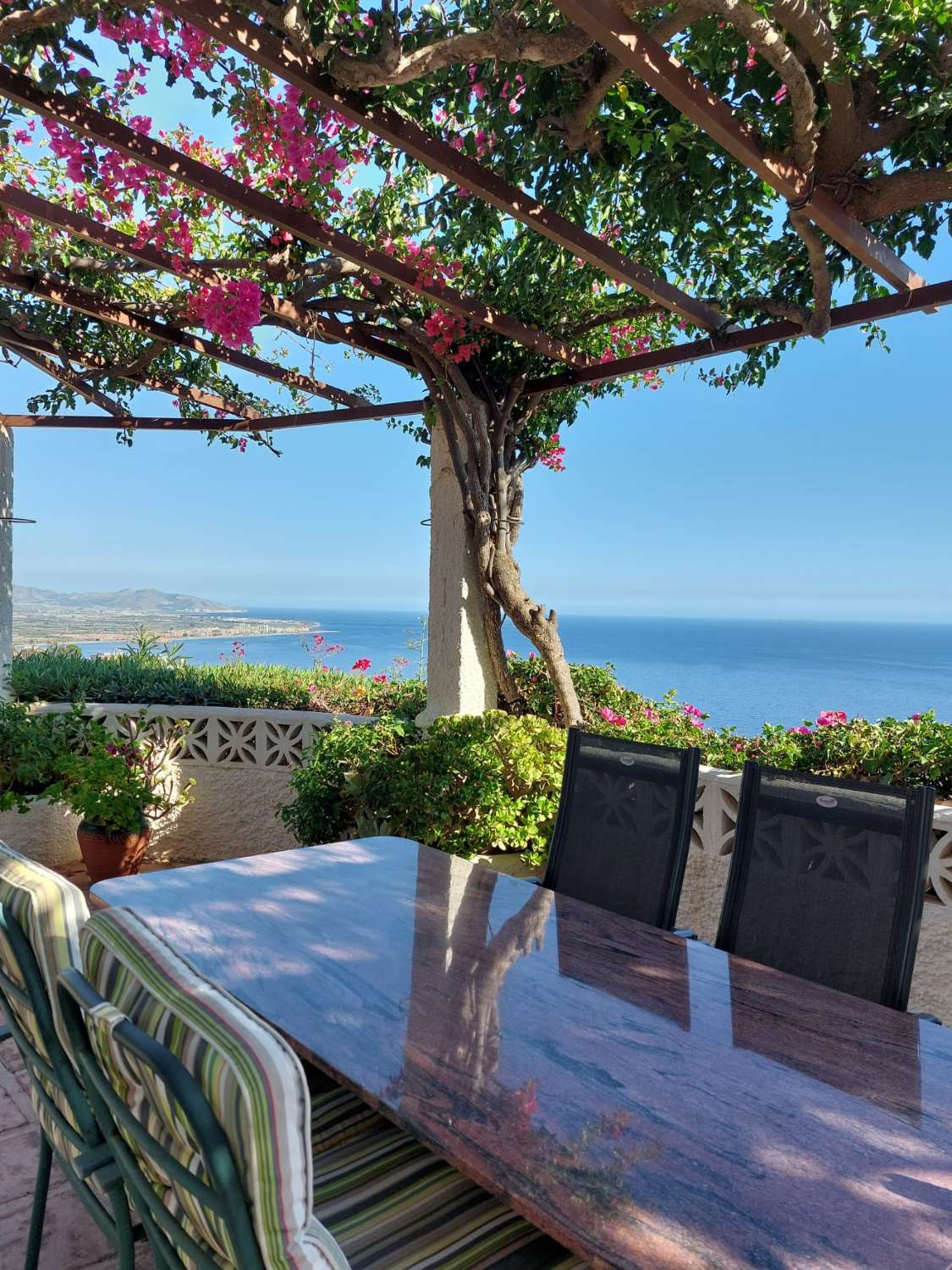 Wonderful villa for sale with private pool, mature gardens and panoramic sea views