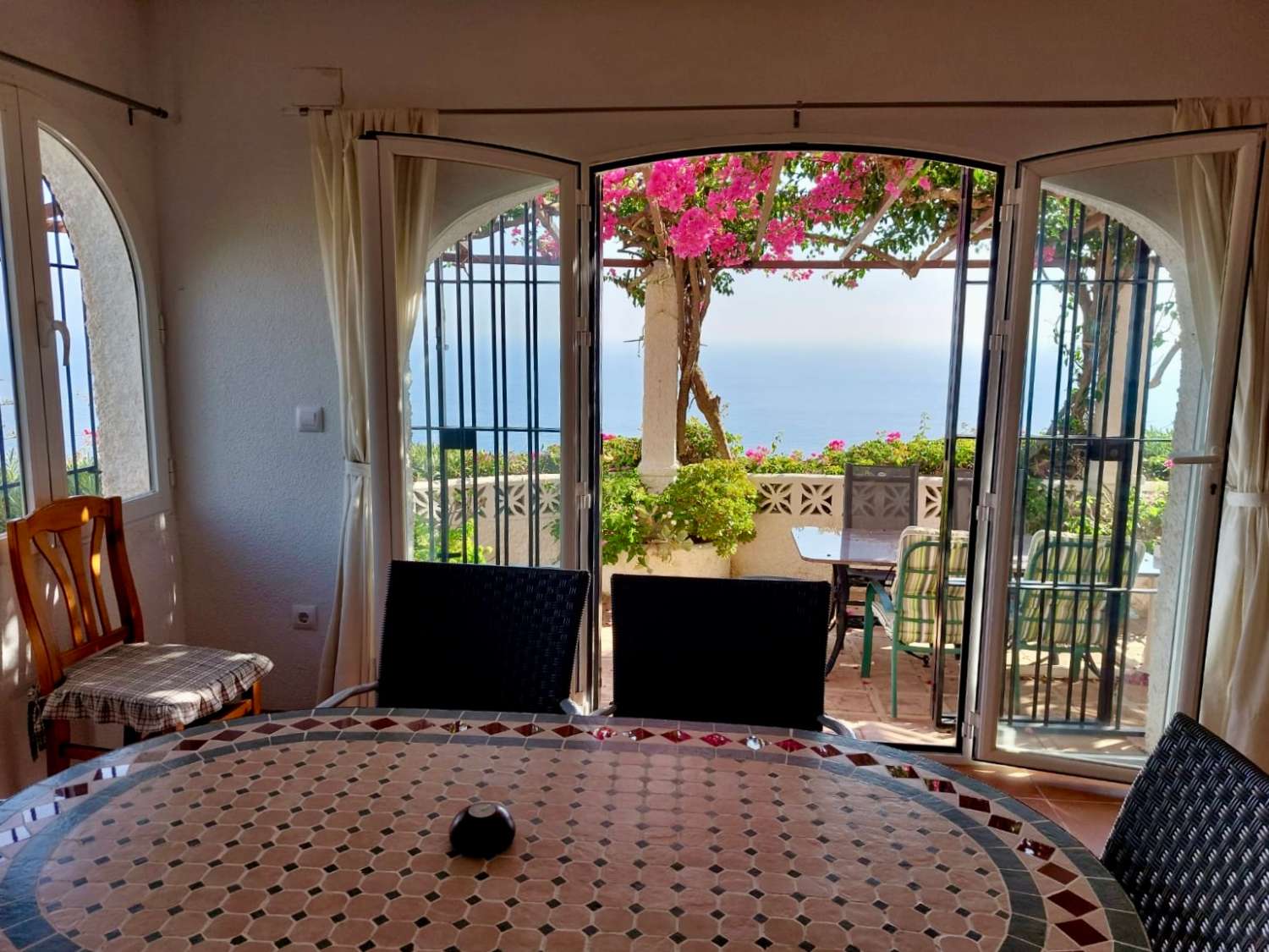 Wonderful villa for sale with private pool, mature gardens and panoramic sea views