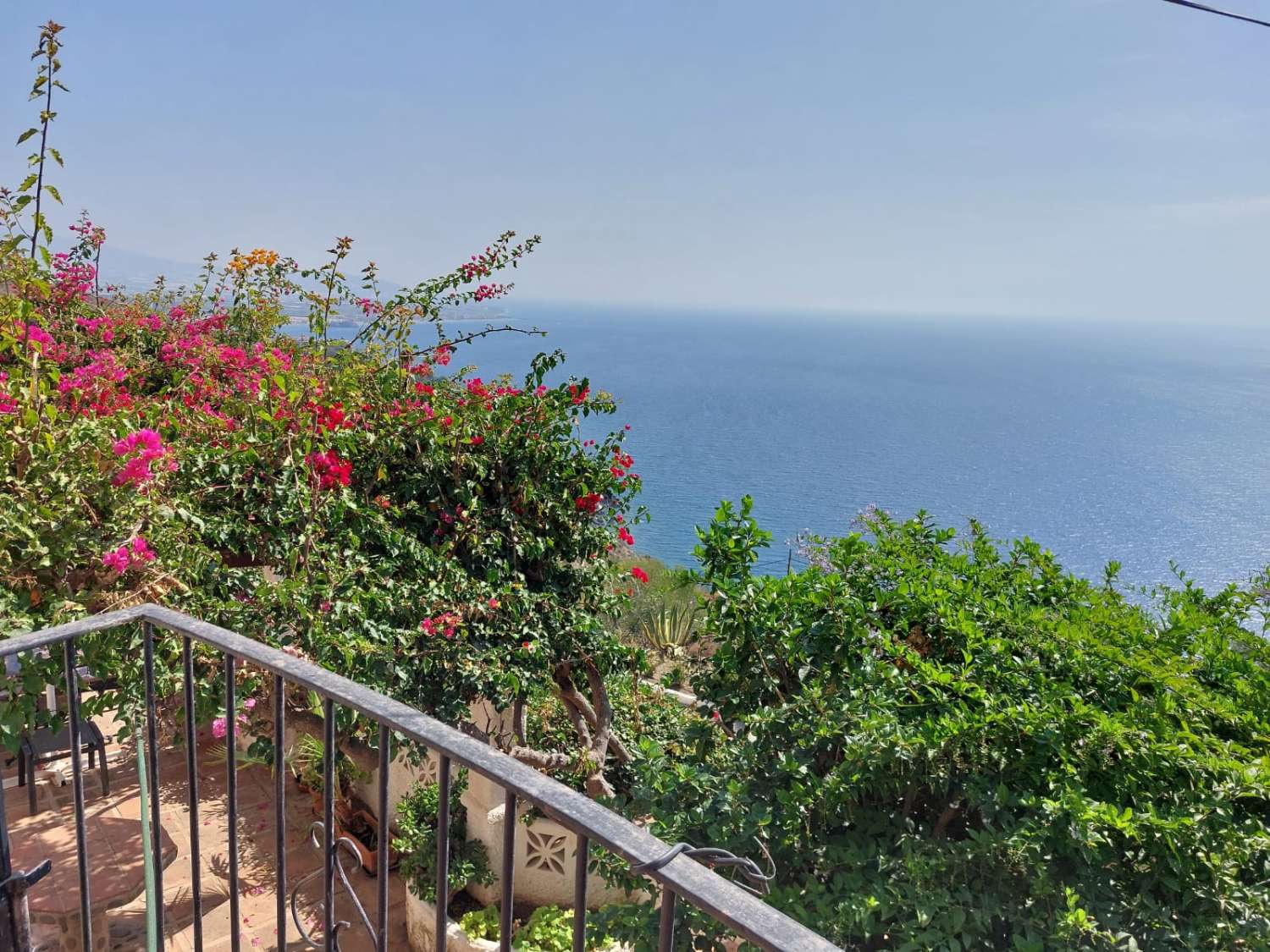 Wonderful villa for sale with private pool, mature gardens and panoramic sea views