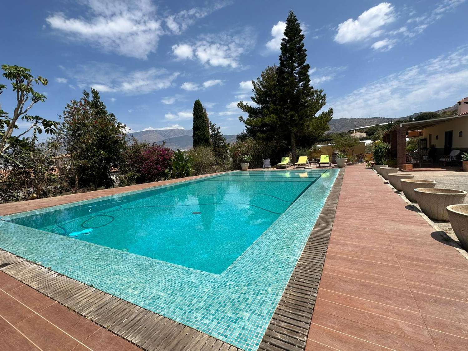 Cosy villa with swimming pool for sale in Motril