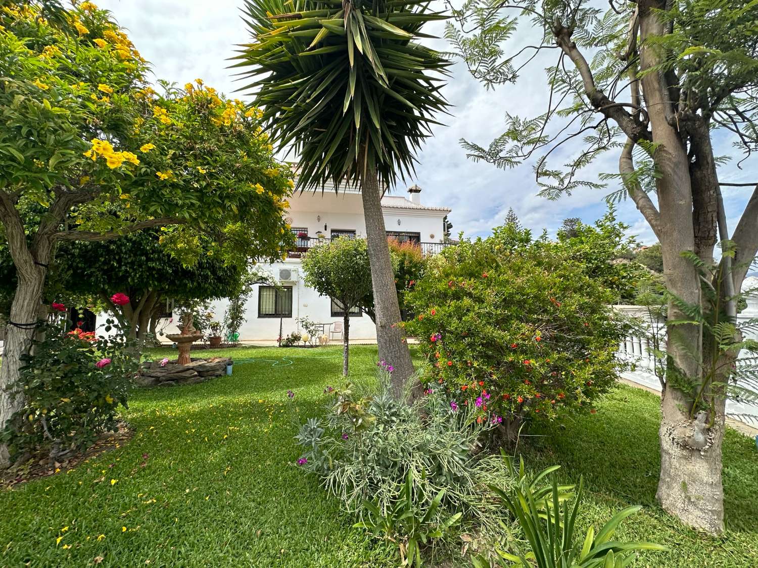 Villa à vendre avec des vues incroyables à Monte de los Almendros