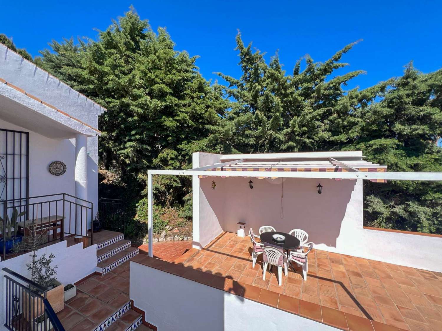 Splendid villa in the private urbanisation Monte de los Almendros