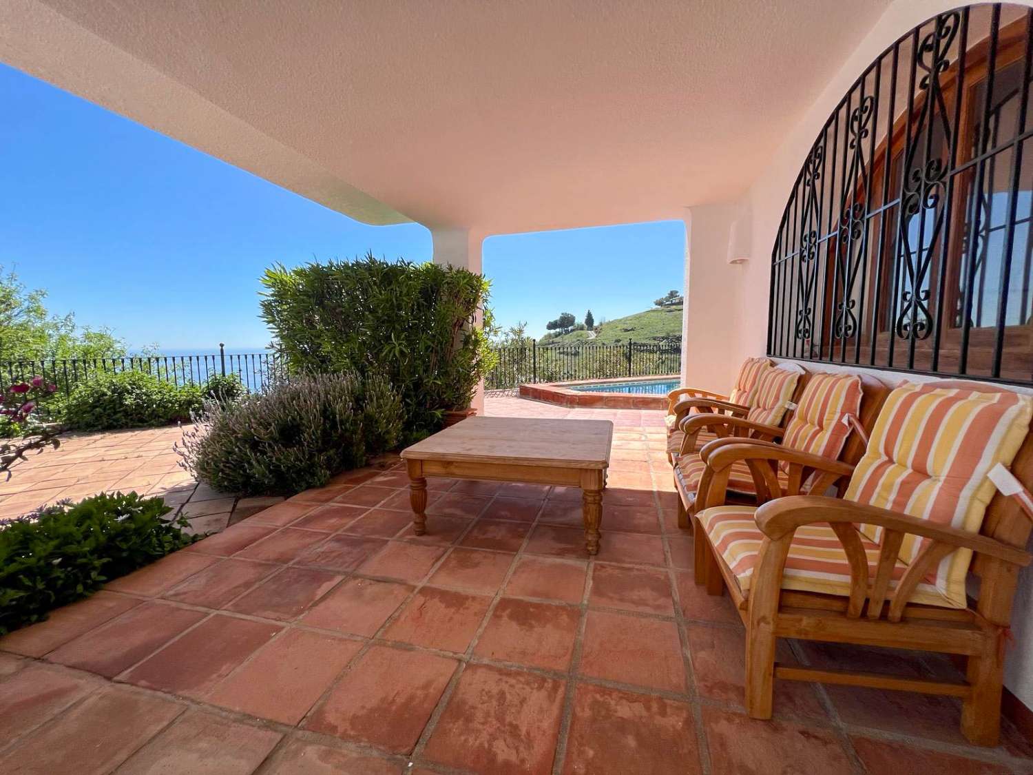 Splendid villa in the private urbanisation Monte de los Almendros