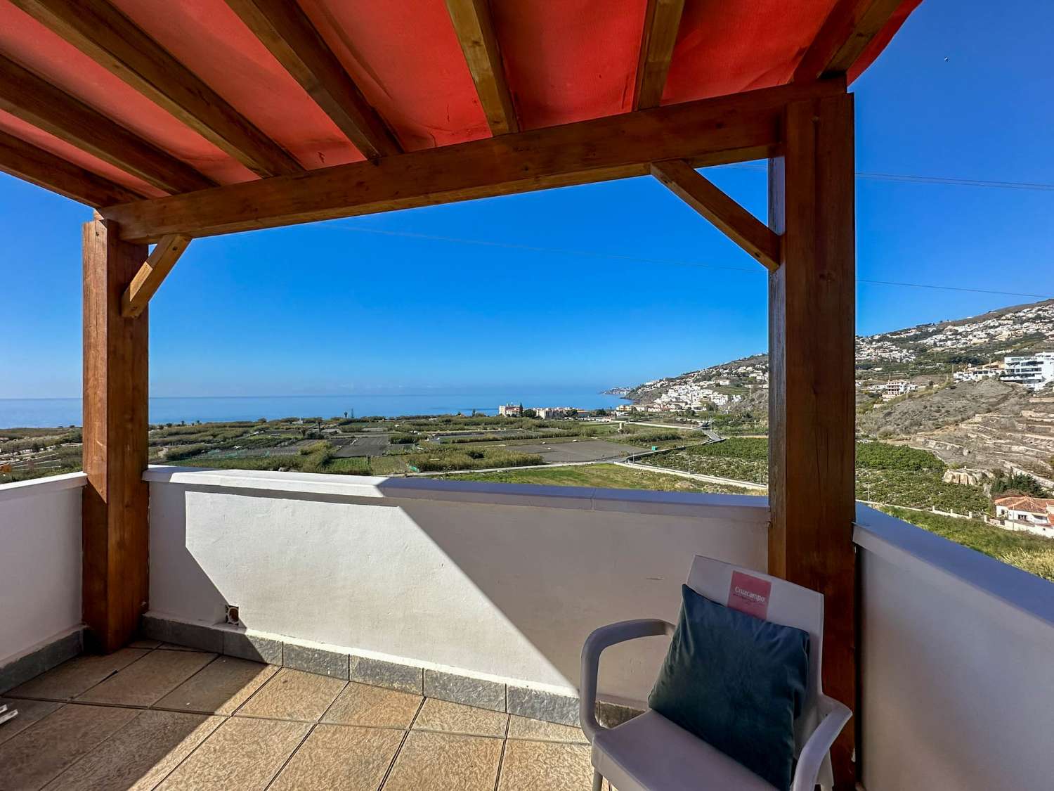 Geräumiges Dorfhaus mit Ausblick zum Verkauf in Salobreña