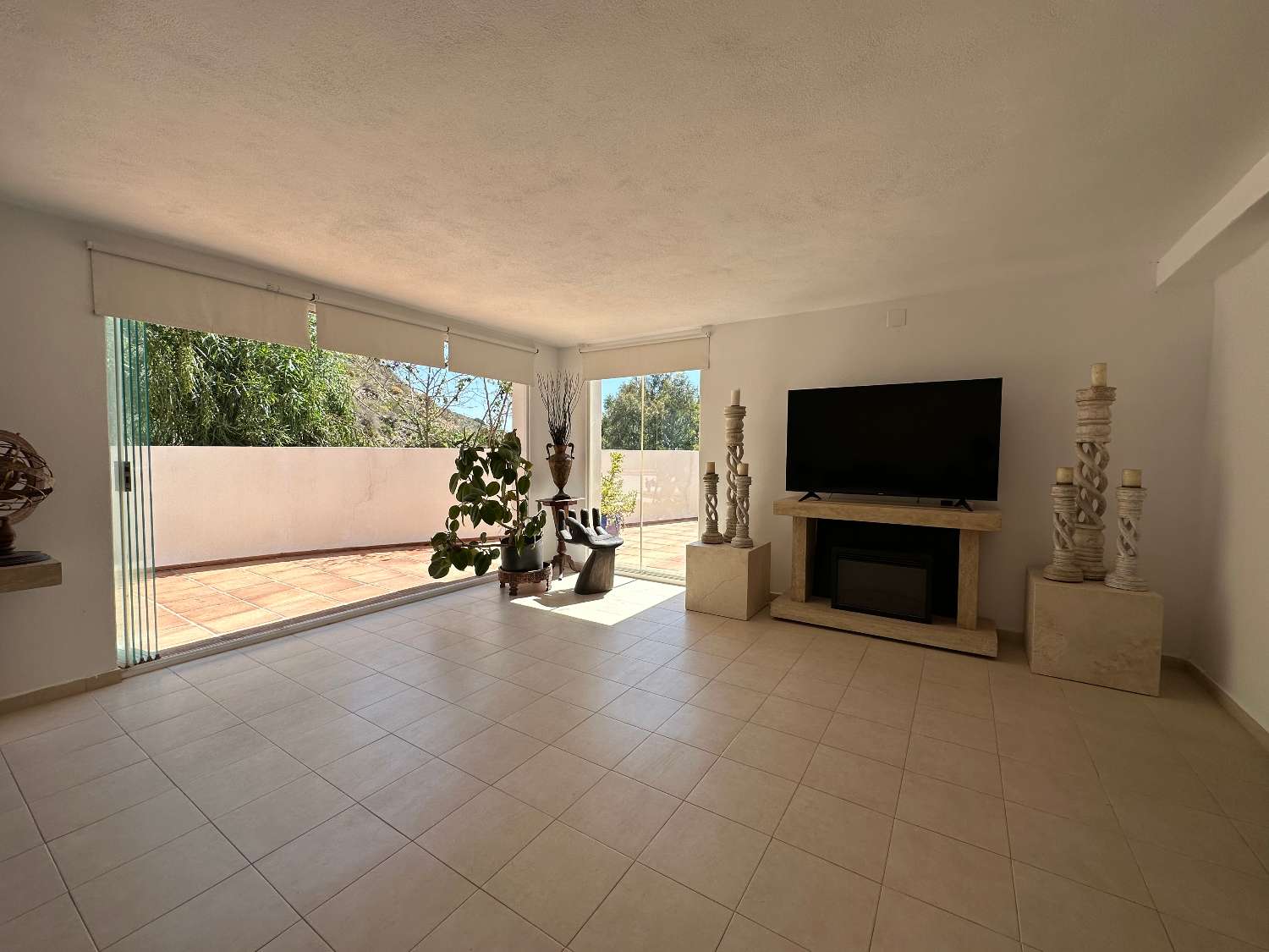 Beautiful, very private front line villa for sale between Almunecar and Salobrena